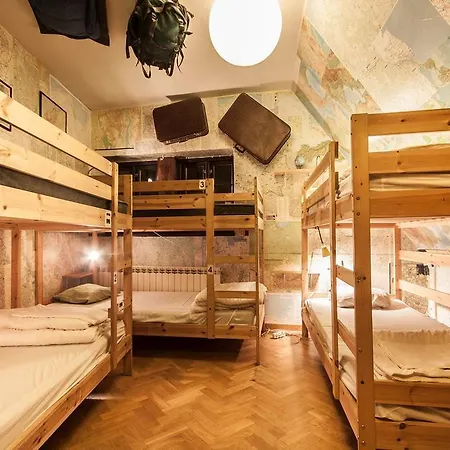 Hostel High 5