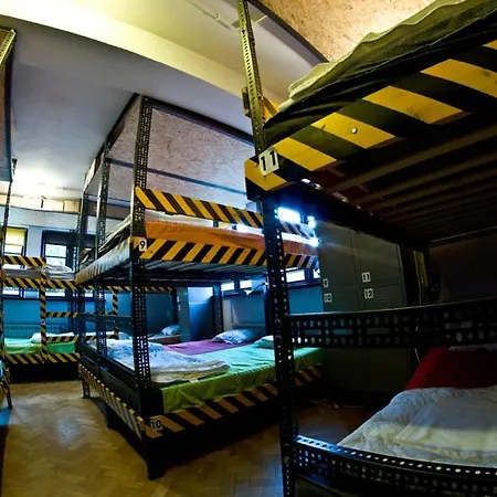 Hostel High 5